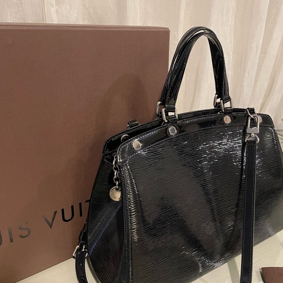 Authentic Louis Vuitton Brea shoulder bag - Picture 2 of 9